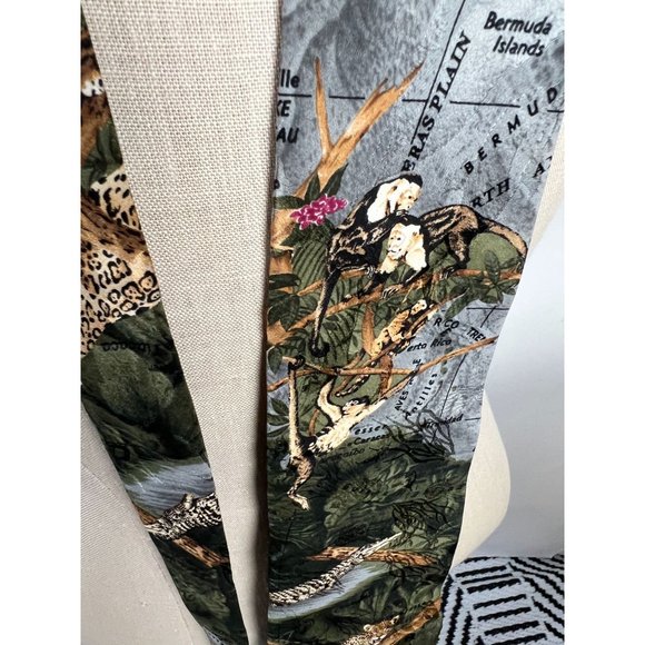 Wembley Endangered Species Made in USA Tie  OS Greens  Animals Silk - Picture 12 of 16